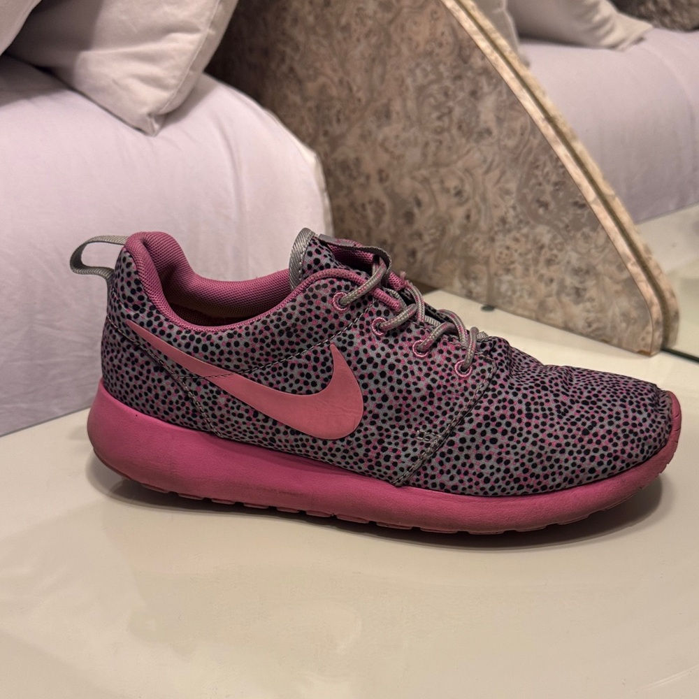 Nike Pink and Black Patterned Sneakers